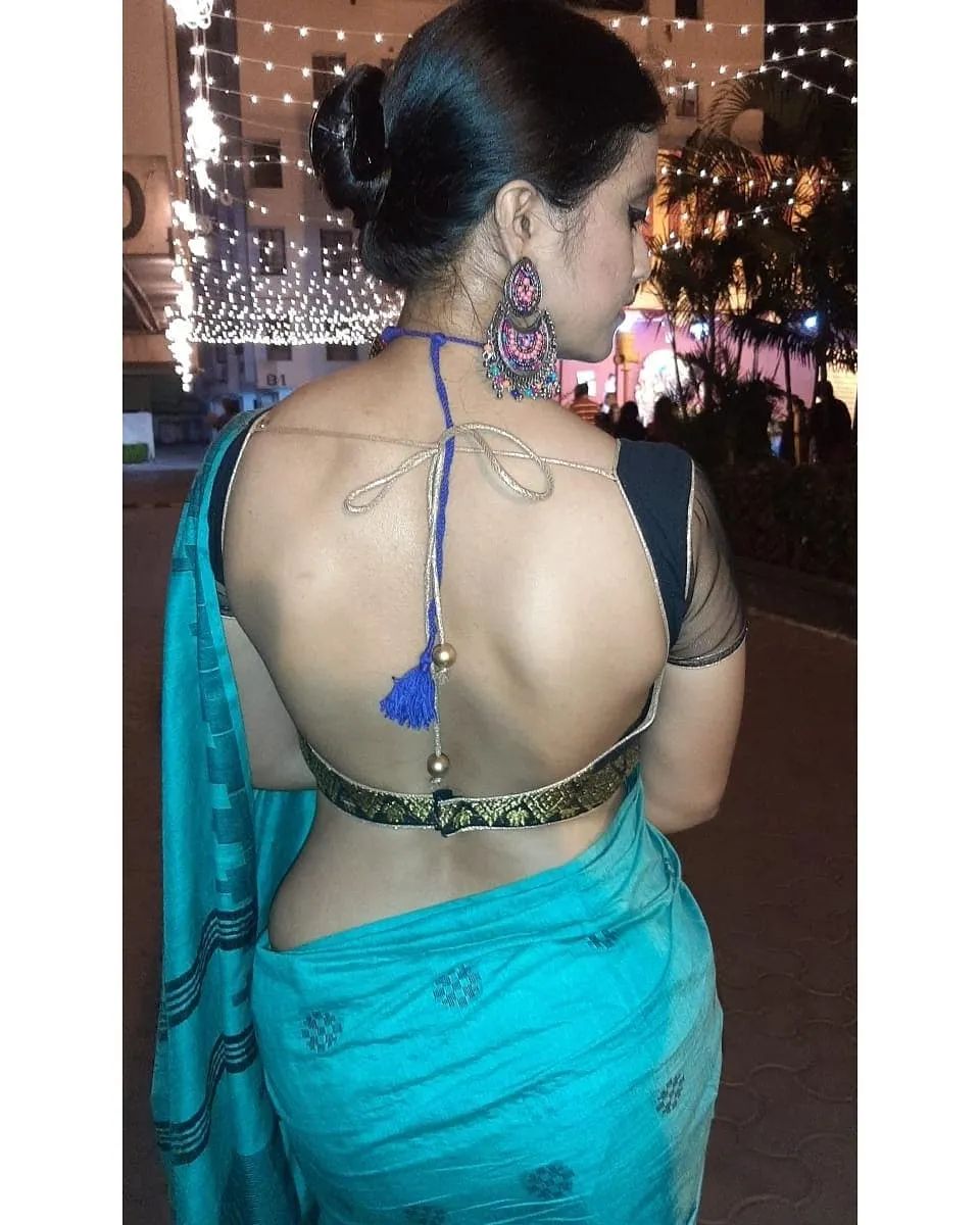 Double tap ❤ if you like it. Follow @backless.saree Follow